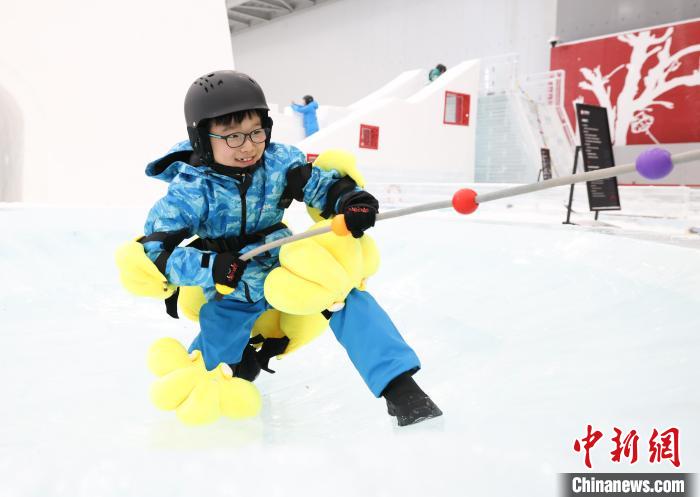 河北省青少年冰雪运动夏季推广活动在石家庄正