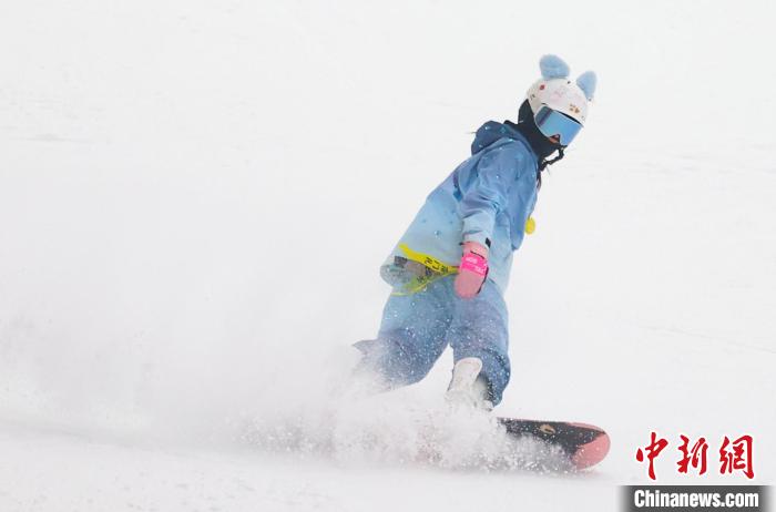 河北省青少年冰雪运动夏季推广活动在石家庄正