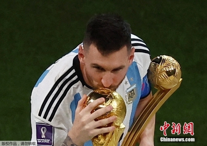 梅西率阿根廷夺世界杯冠军 历史首人实现梦想