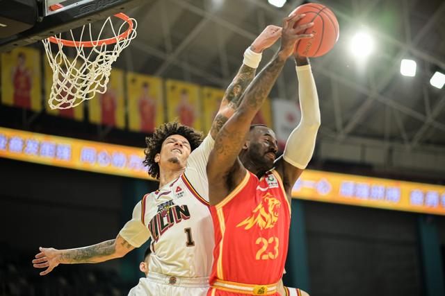 浙江队主场力克吉林队 以102-88完胜对手