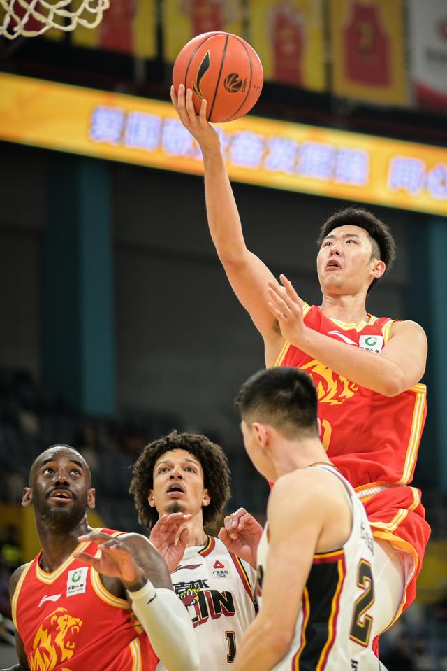 浙江队主场力克吉林队 以102-88完胜对手