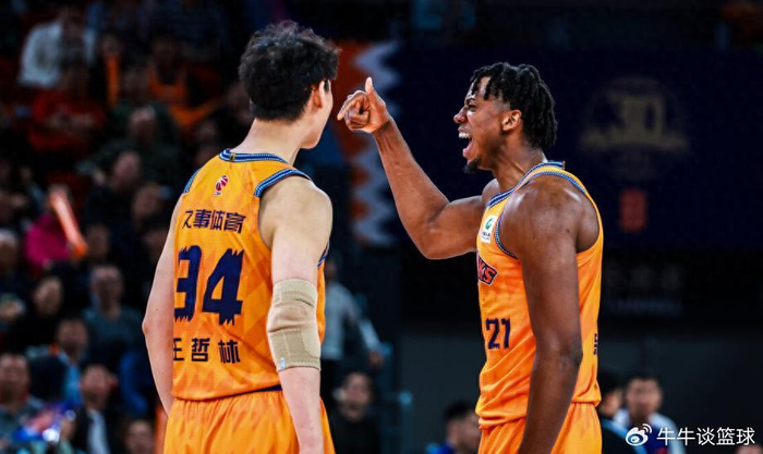 上海队客场狂胜山西32分重返榜首豪取11连胜