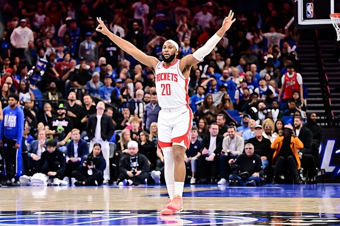 奥科吉攻防俱佳火箭缩减其上场时间引争议