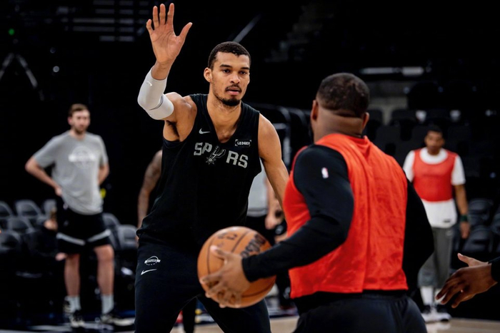 文班亚马逆袭登顶MVP榜 数据与角色颠覆传统认知